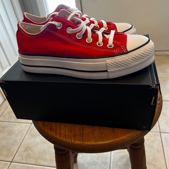 Red Converse All Stars - New - Picture 6 of 8